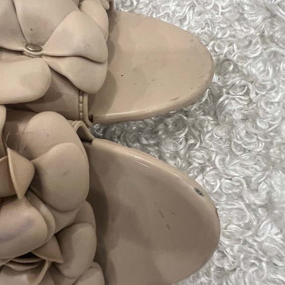 Chanel Camelia Flower PVC Jelly Sandals Light - Picture 11 of 12